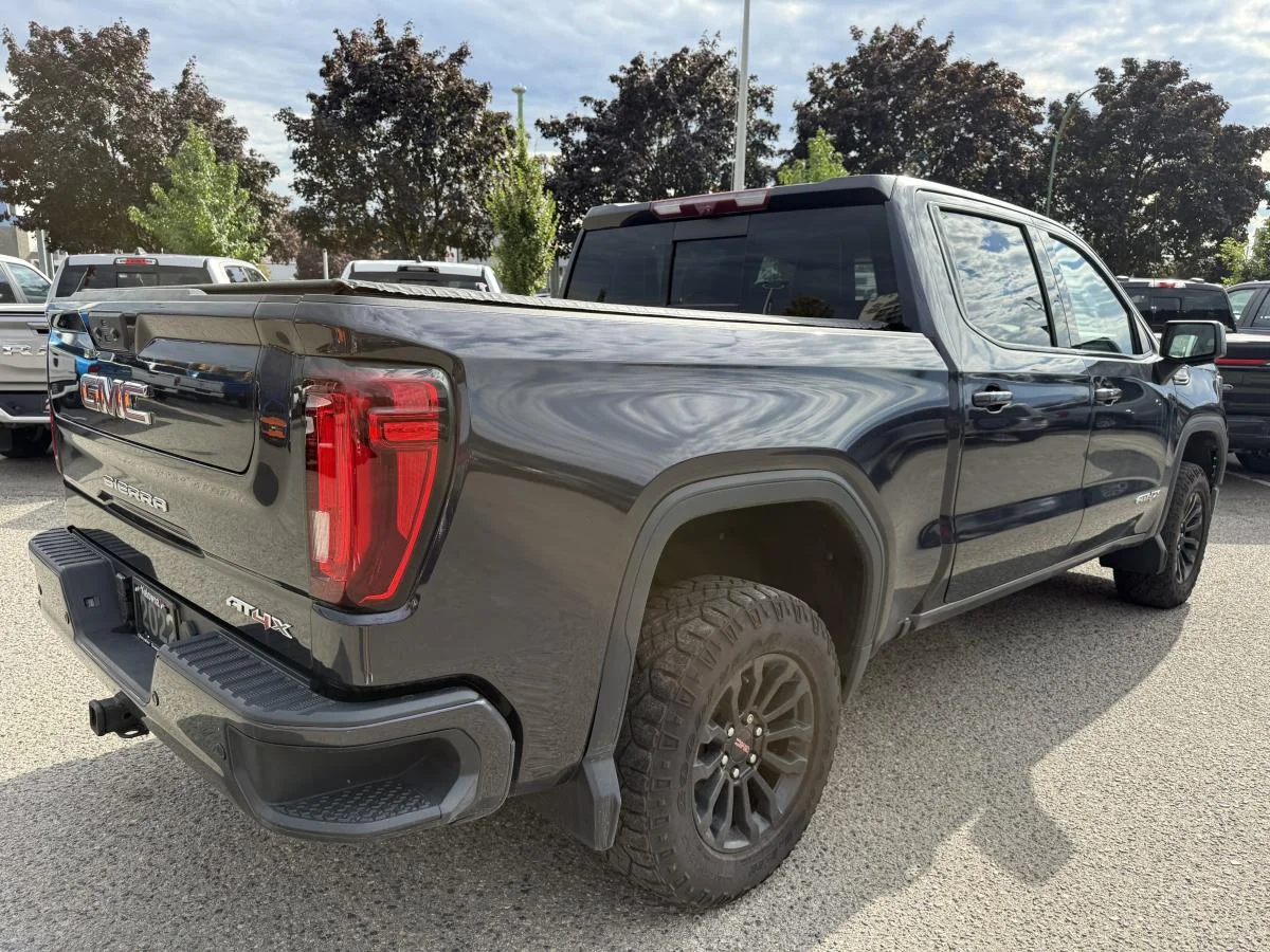 Used 2022 Grey GMC At4x image 6