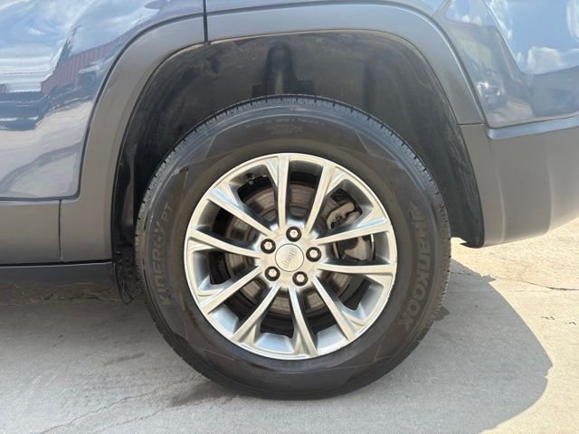 Used 2021 Blue Jeep Latitude Lux image 9