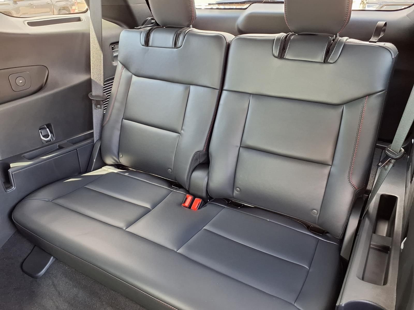 2026 Ford Explorer ST-LINE - Photo 19