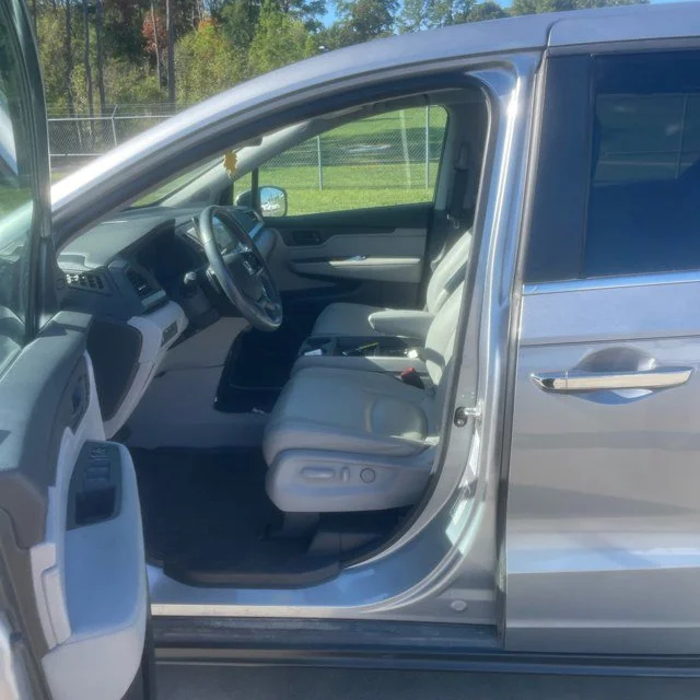 Used 2019 Lunar Silver Metallic Honda EX-L image 17