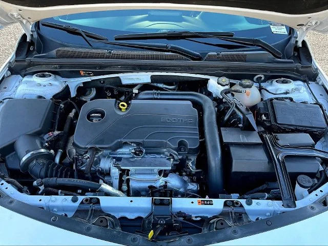 Used 2025 White Chevrolet LT image 32