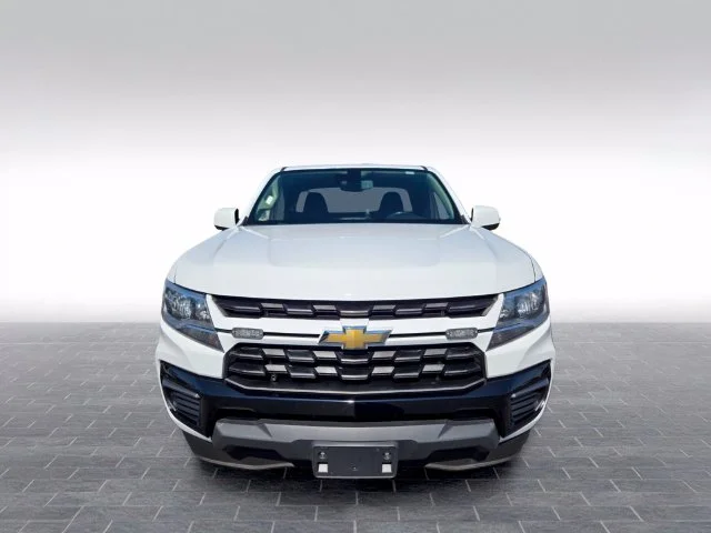Used 2022 White Chevrolet LT image 2
