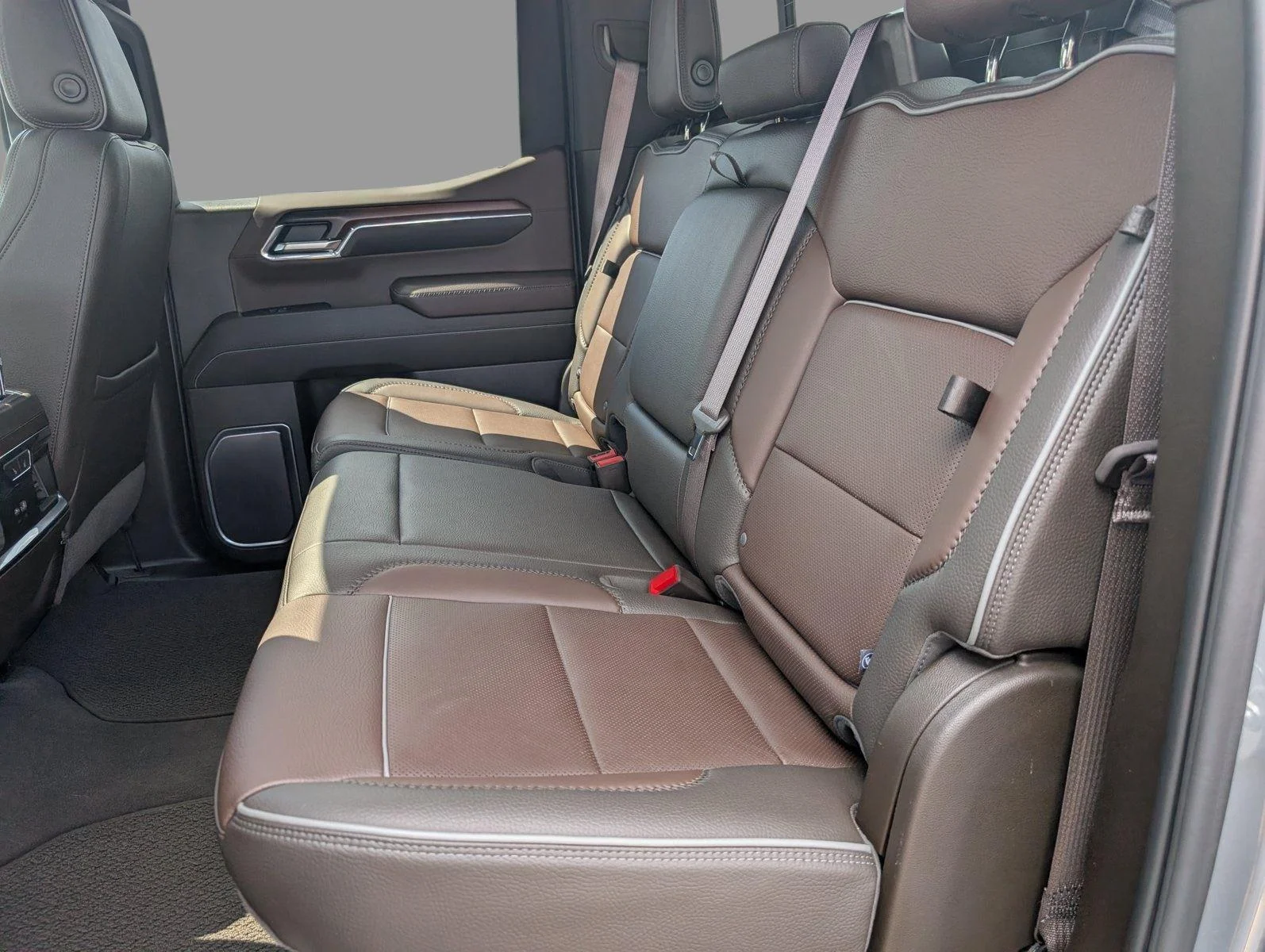 Used 2024 Sterling Metallic GMC Denali image 34