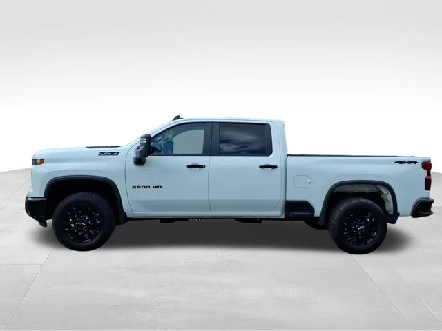Used 2025 White Chevrolet Custom image 6