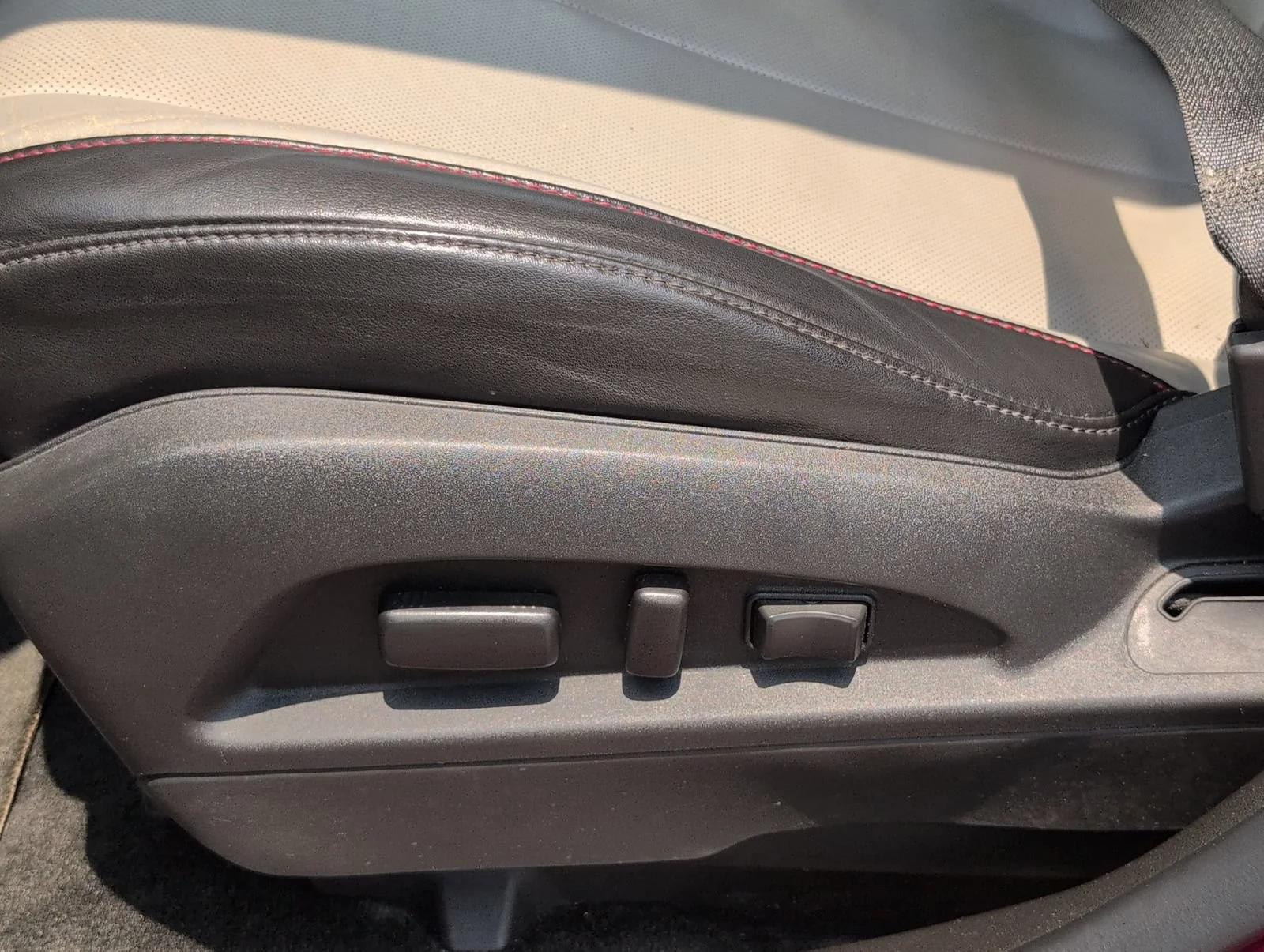 Used 2015 CRYSTAL RED TINTCOAT GMC SLT image 14