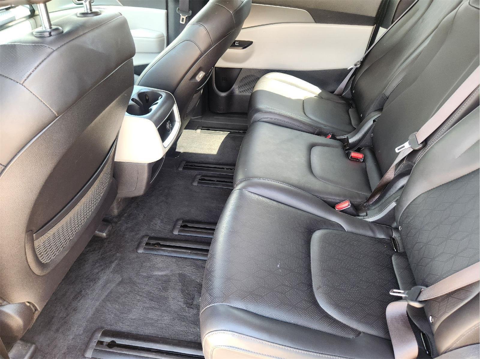 Used 2022 Aurora Black Pearl Kia LXS image 29