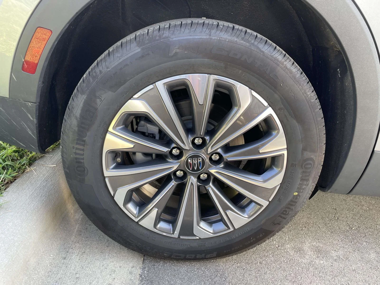 Used 2025 Moonstone Gray Metallic Buick Preferred image 5