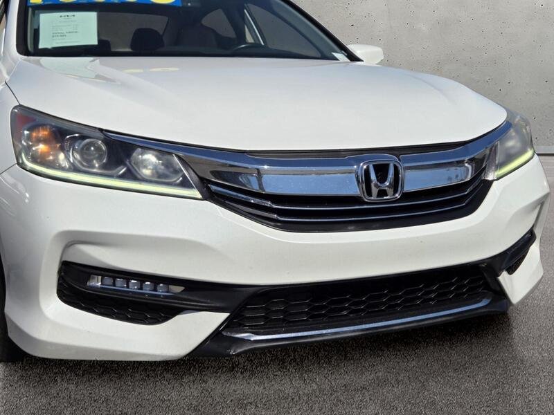 Used 2017 White Orchid Pearl Honda EX-L CVT image 8
