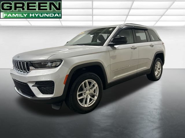 Used 2024 Silver Jeep Laredo X image 1