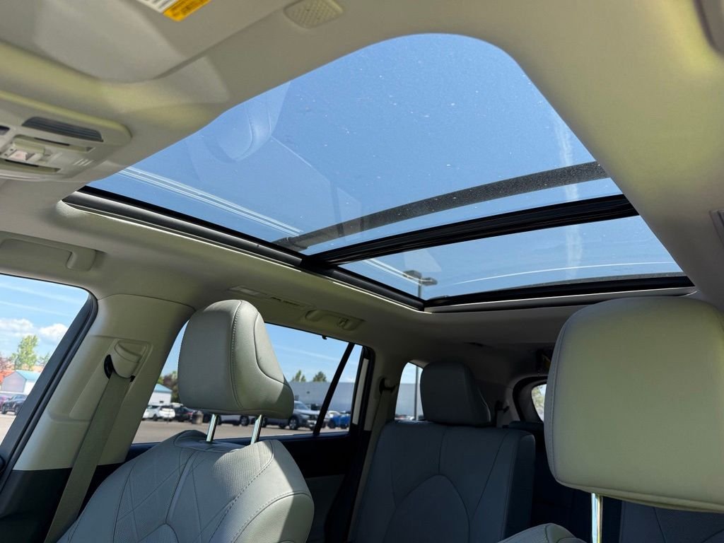 Used 2021 Blizzard Pearl Toyota Platinum image 17