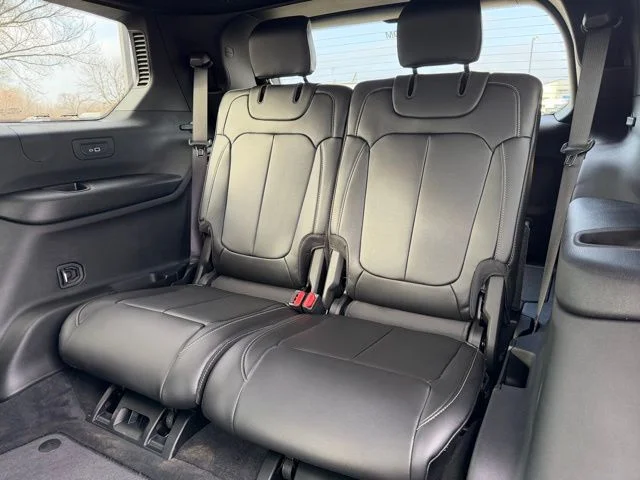 New 2025 Baltic Gray Metallic Clear-Coat Exterior Paint Jeep Limited image 13