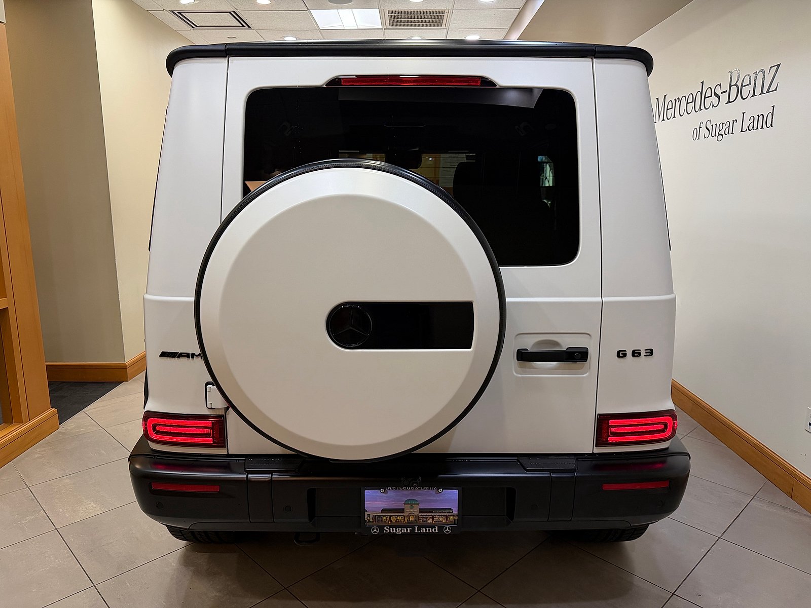Certified Used 2025 MANUFAKTUR Moonlight White Magno Mercedes-Benz  image 5
