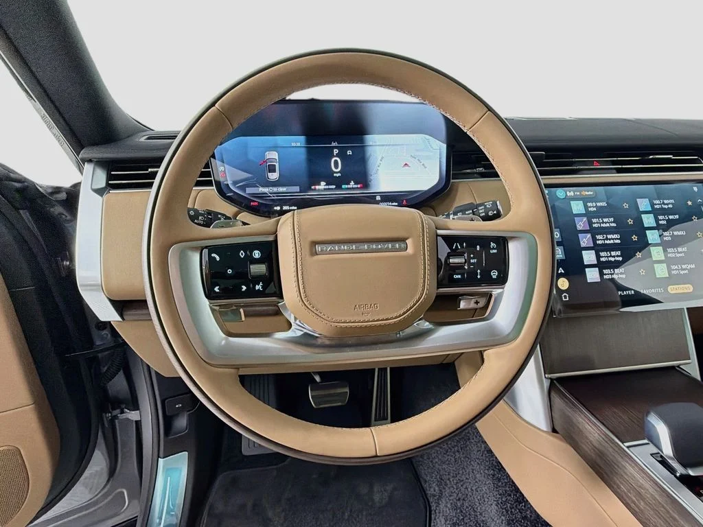 New 2026 Eiger Grey Land Rover SE image 11