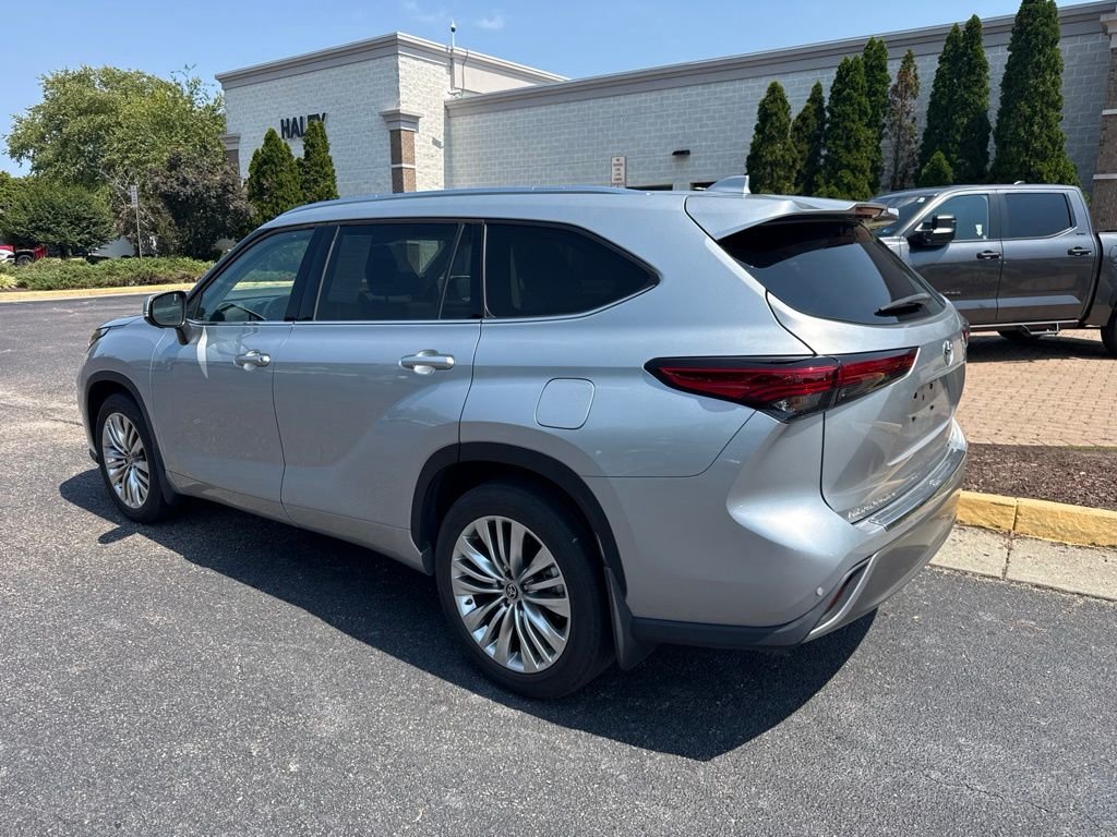 Used 2023 Silver Toyota Platinum image 5