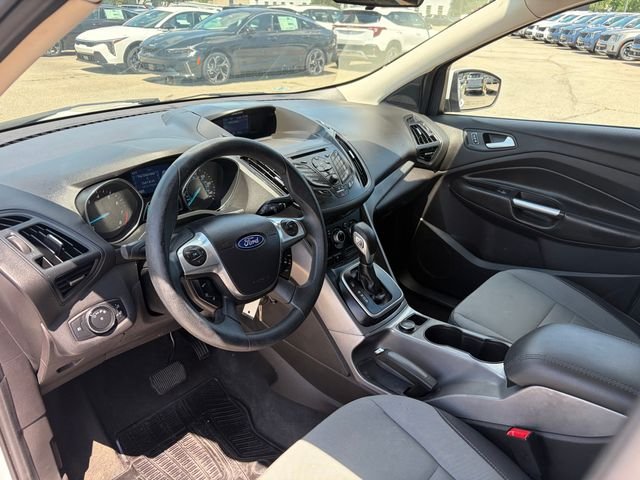 Used 2014 Oxford White Ford SE image 3