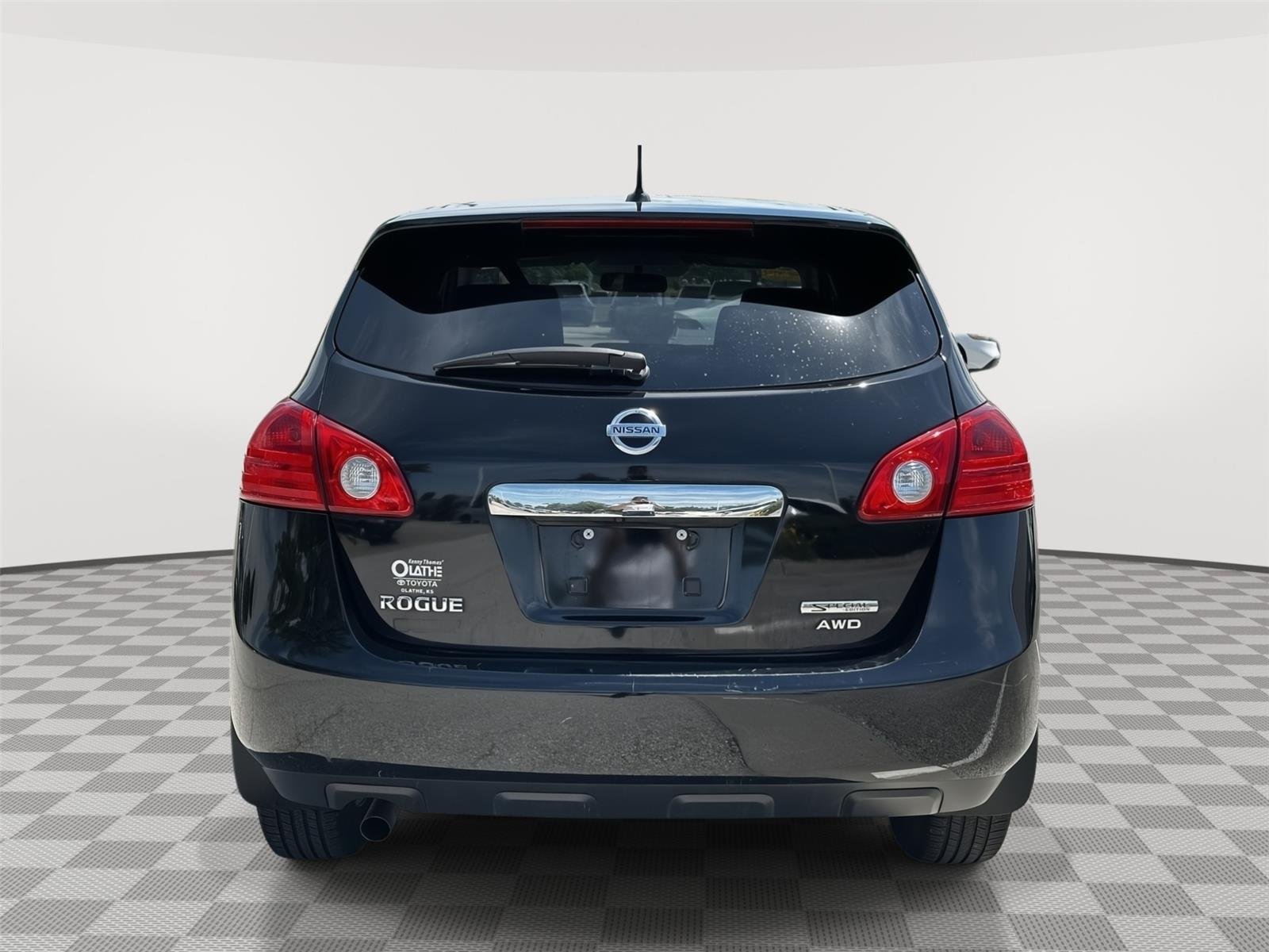 Used 2013 Super Black Nissan S image 4