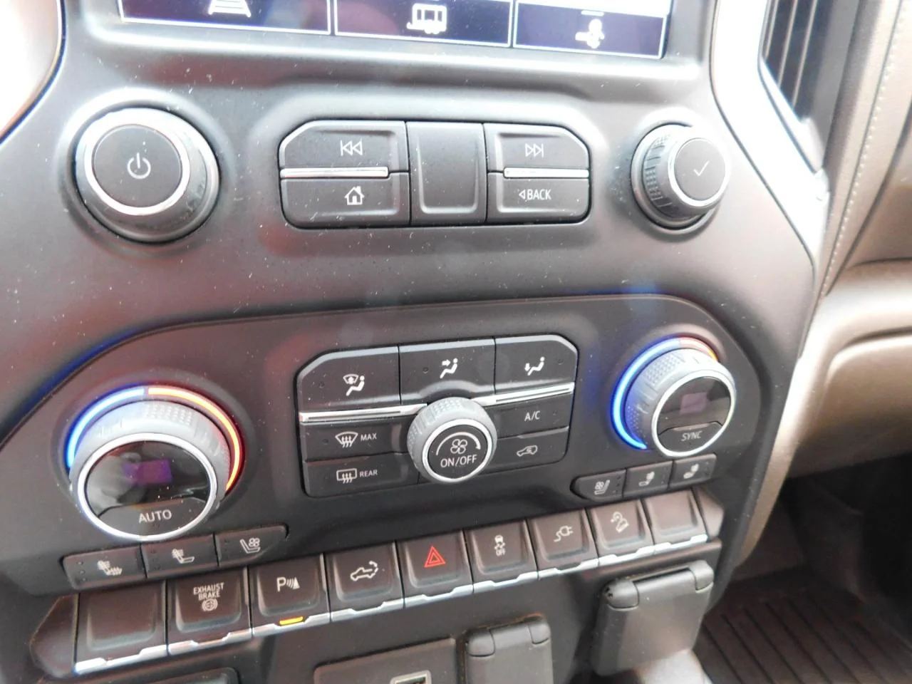 Used 2021 White Chevrolet 4WD CREW CAB 159 in LTZ image 44