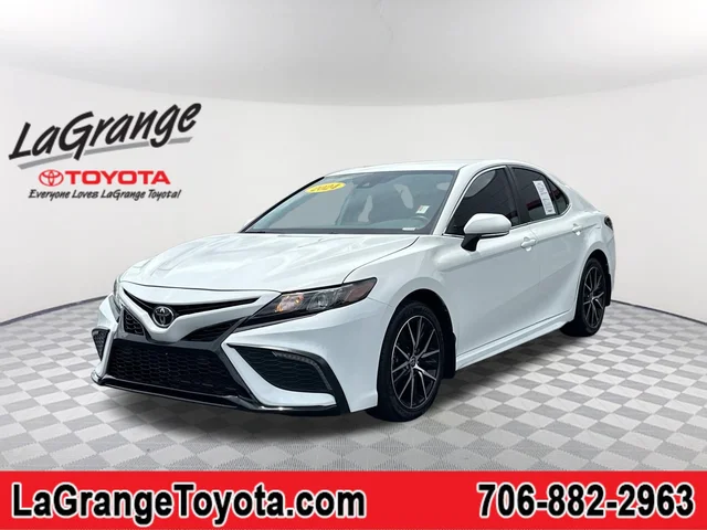 2024 Toyota Camry SE