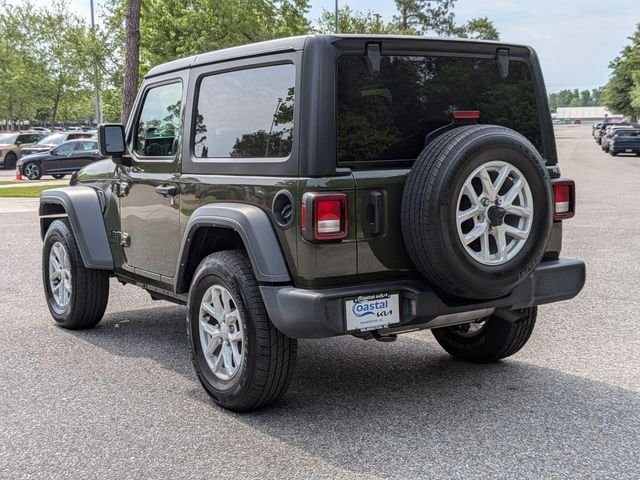 Used 2023 Green Jeep Sport S image 3