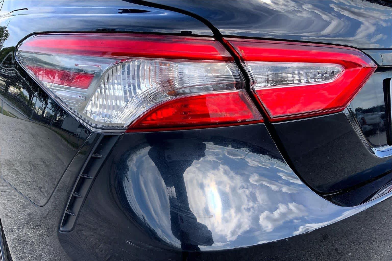 Used 2019 Midnight Black Metallic Toyota SE image 28