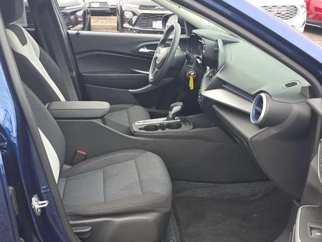 2024 Chevrolet Trax LS - Photo 22