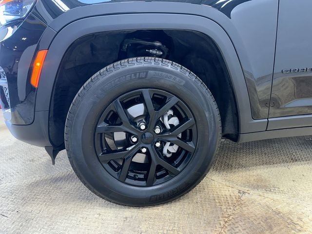 Used 2025 Black Jeep Altitude X image 20