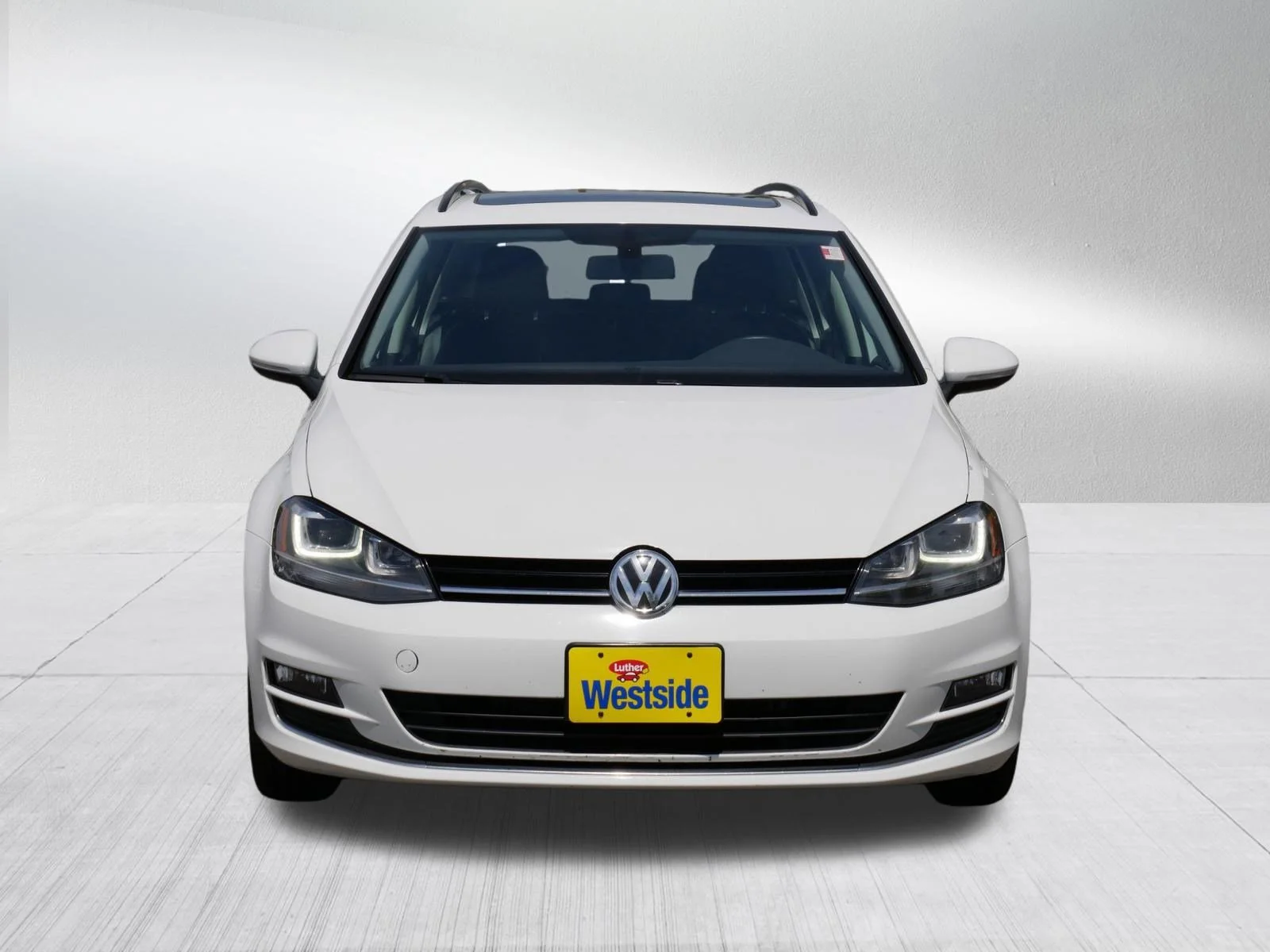 Used 2016 Volkswagen Golf SportWagen TSI SE with VIN 3VWC17AU0GM515928 for sale in St. Louis Park, MN