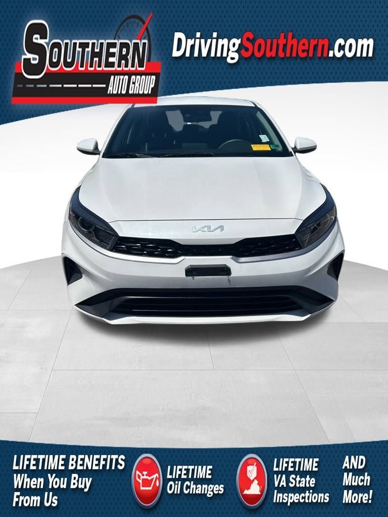 2023 Kia Forte LXS AT's photo