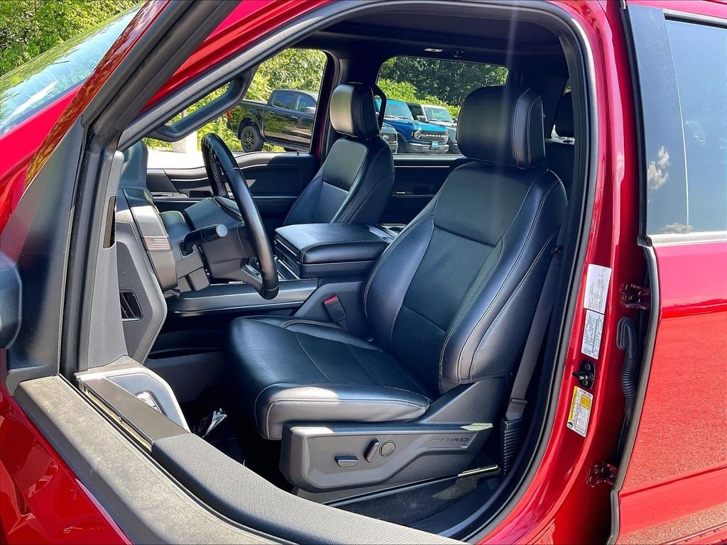 Used 2024 Red Ford XLT image 9