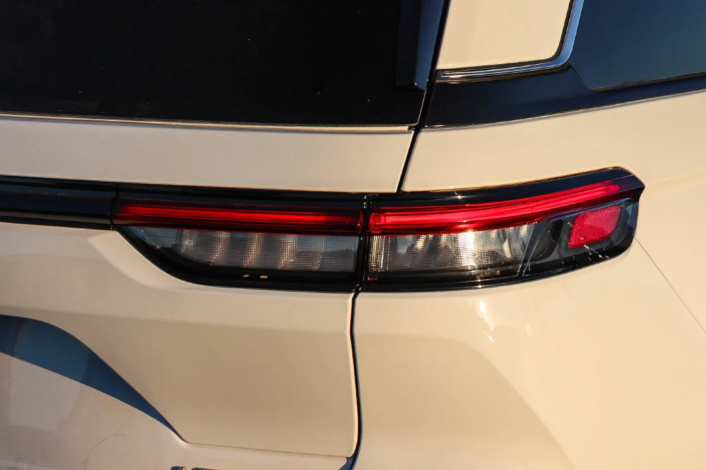 Used 2024 White Jeep Limited image 10