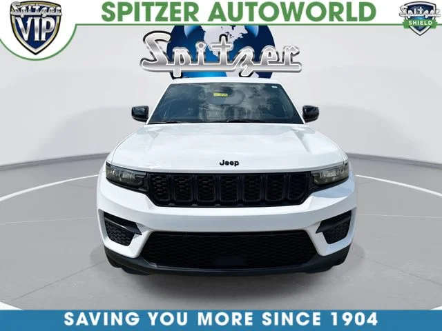 Used 2024 White Jeep Altitude X image 3