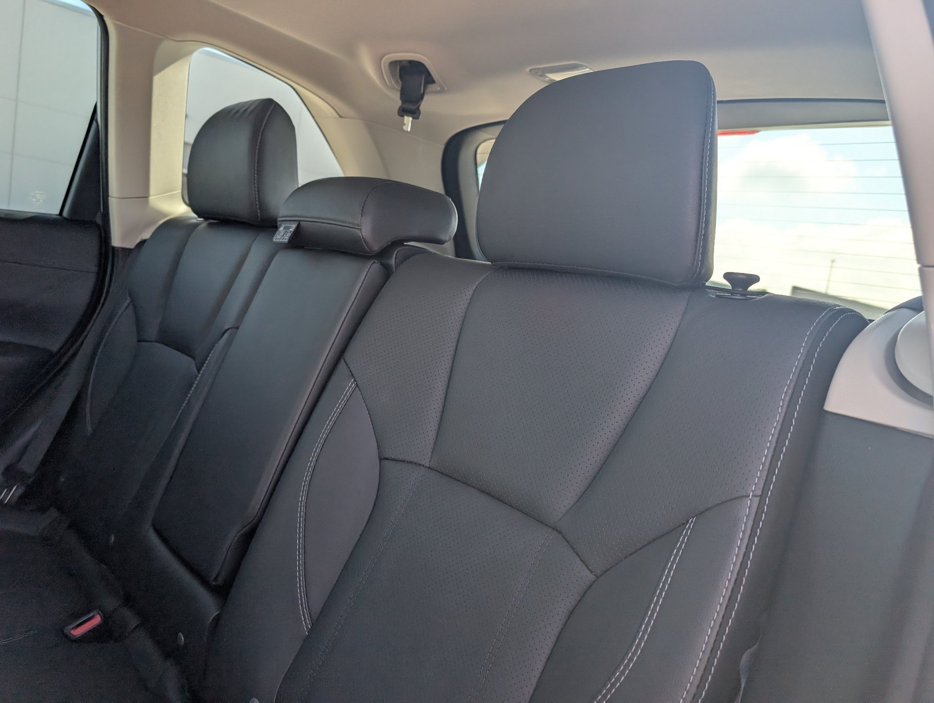 Used 2019 Silver Subaru Limited image 30