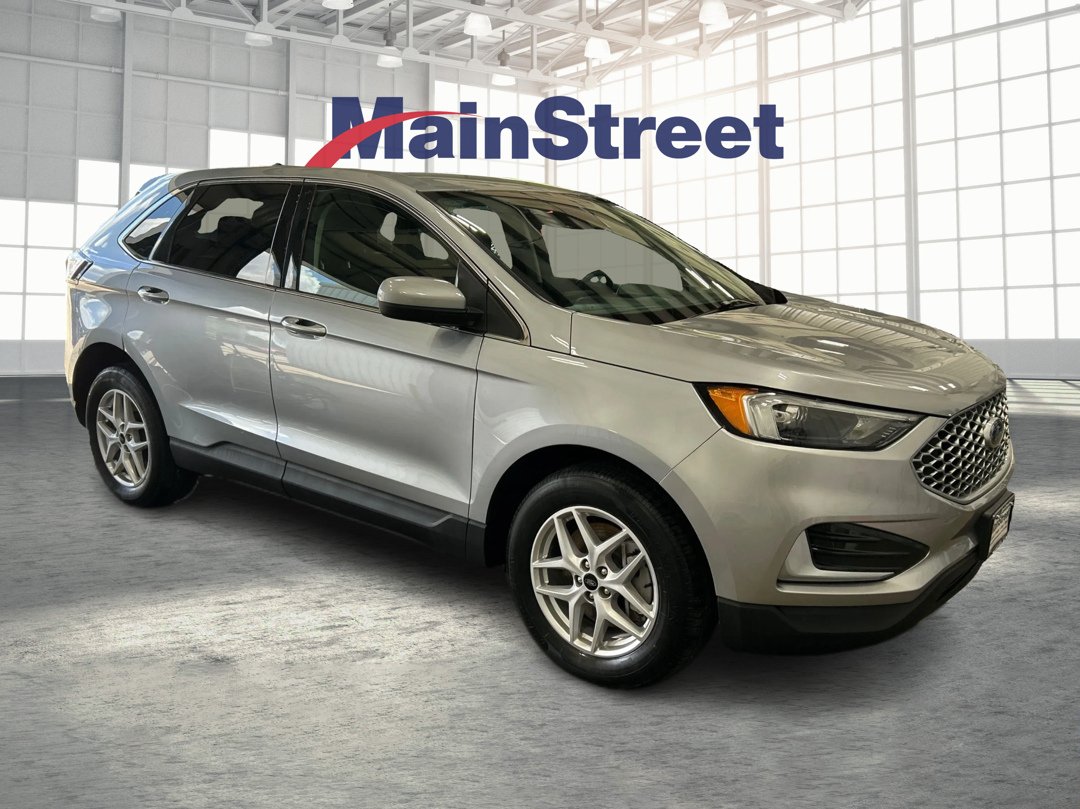 Used 2024 Silver Ford SEL image 7