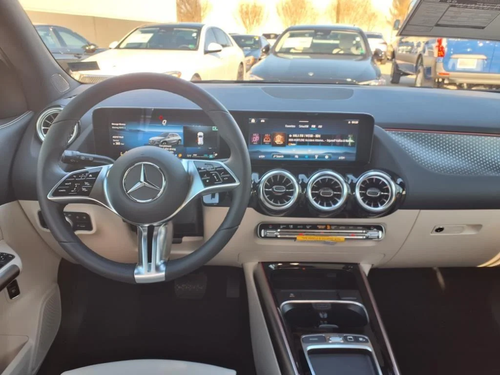 Certified Used 2025 Polar White Mercedes-Benz GLA 250 image 10