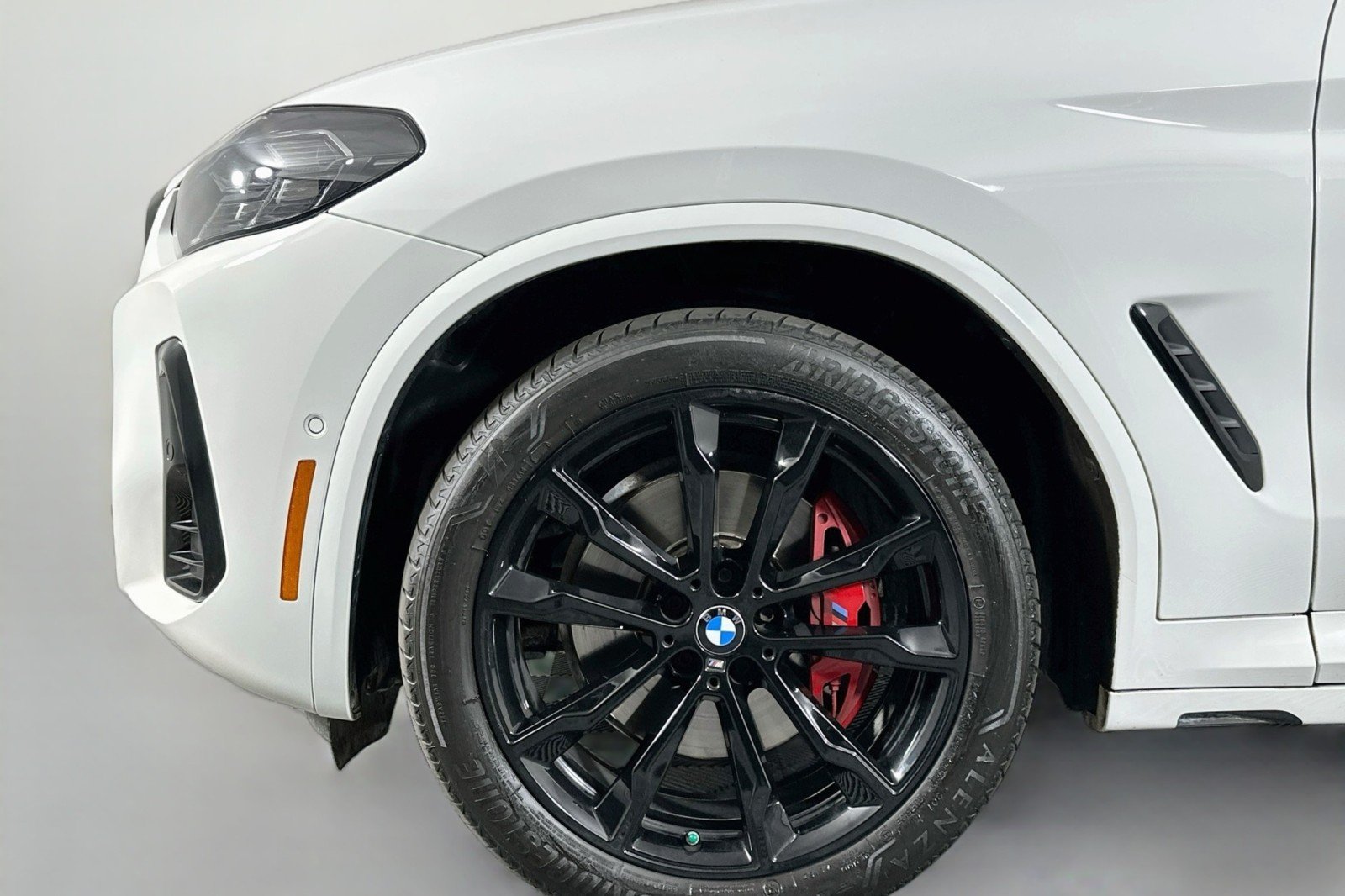 Used 2023 Alpine White BMW sDrive30i image 12