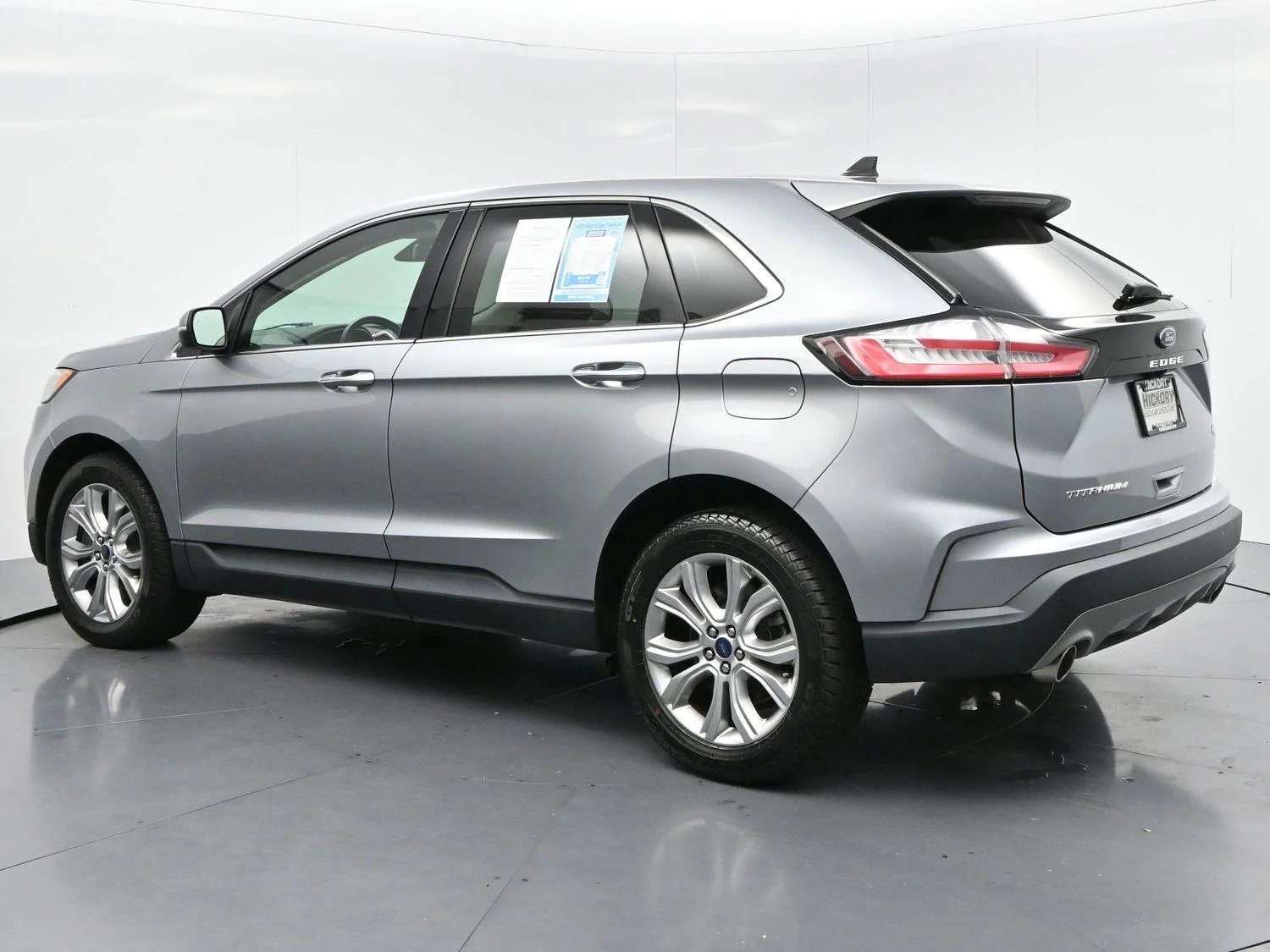 Used 2022 Iconic Silver Ford Titanium image 5
