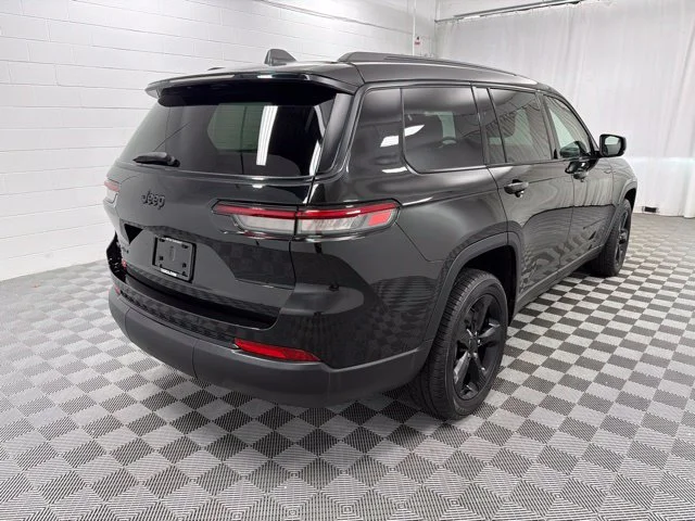 Used 2021 Black Jeep Altitude image 6