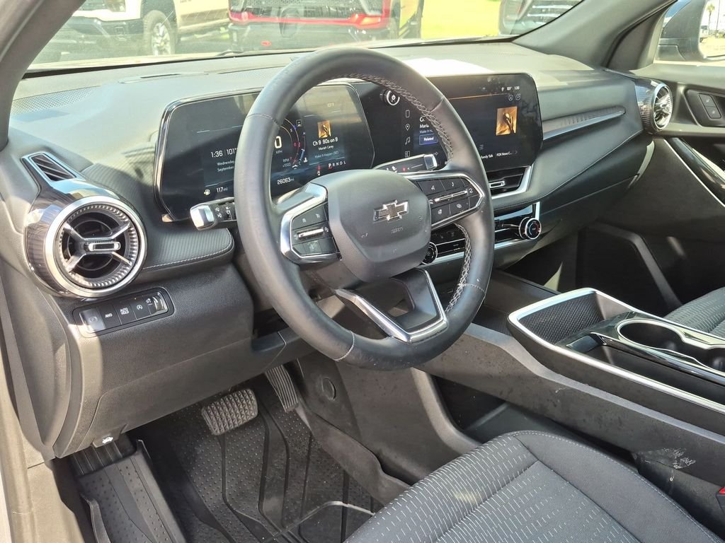Used 2025 Gray Chevrolet LT image 28