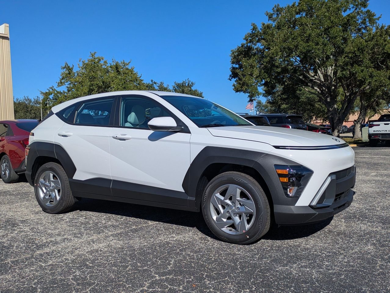 New 2027 Atlas White Hyundai SE FWD image 1