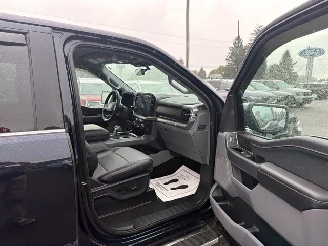 Used 2025 Antimatter Blue Metallic Ford Lariat image 35