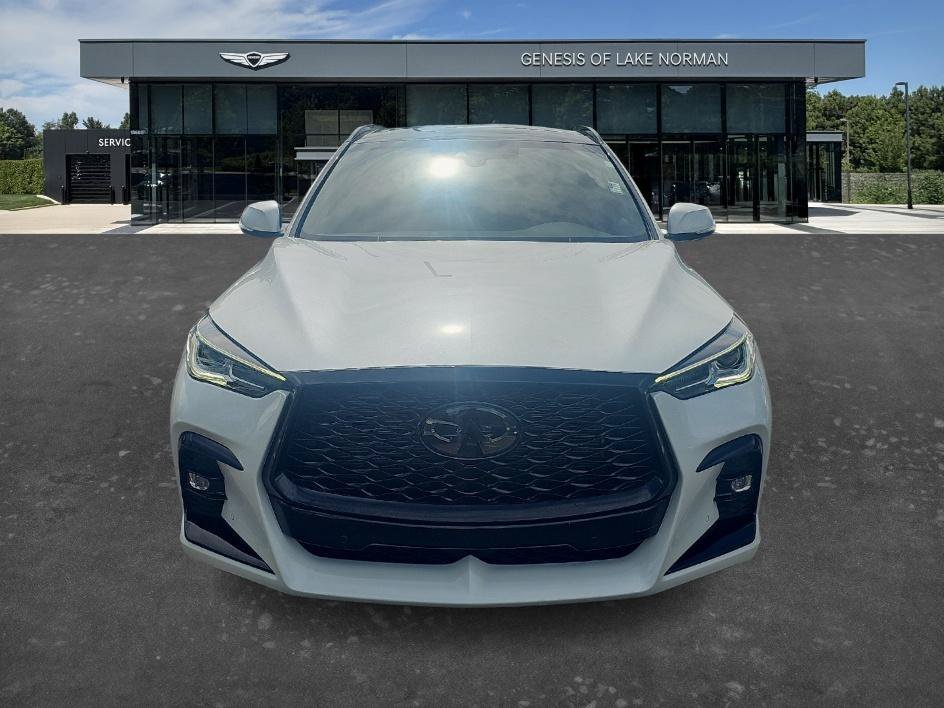 Used 2023 Radiant White INFINITI SPORT image 2