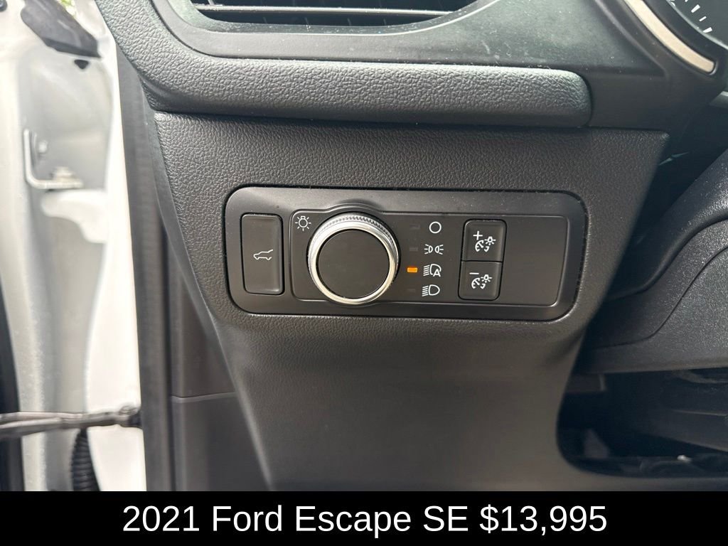 Used 2021 Oxford White Ford SE image 33