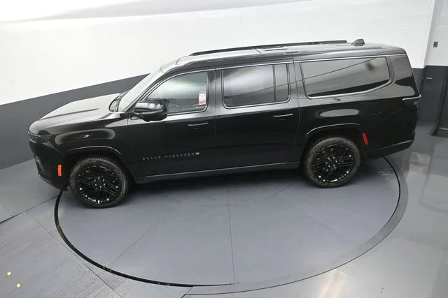 New 2026 High Gloss Black Exterior Paint Jeep Limited Reserve image 18