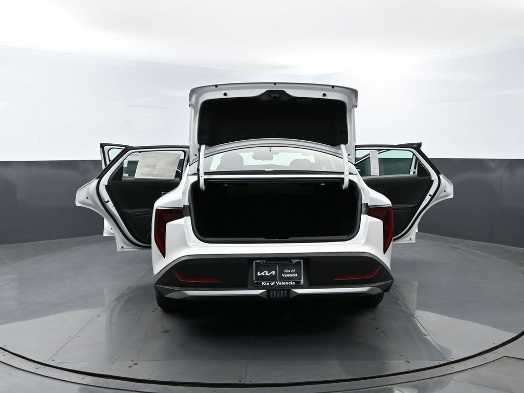 New 2026 Snow White Pearl Kia LXS image 26