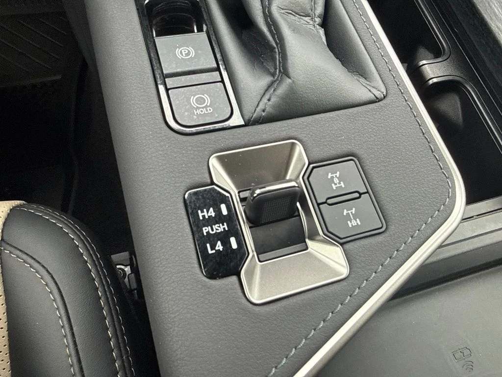 Used 2025 White Lexus 550 Overtrail image 13