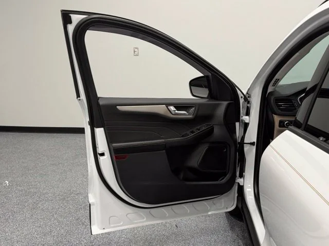 Used 2022 White Ford SEL image 11