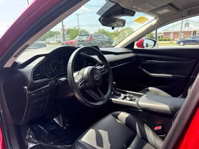 Used 2020 Red Mazda Select image 9