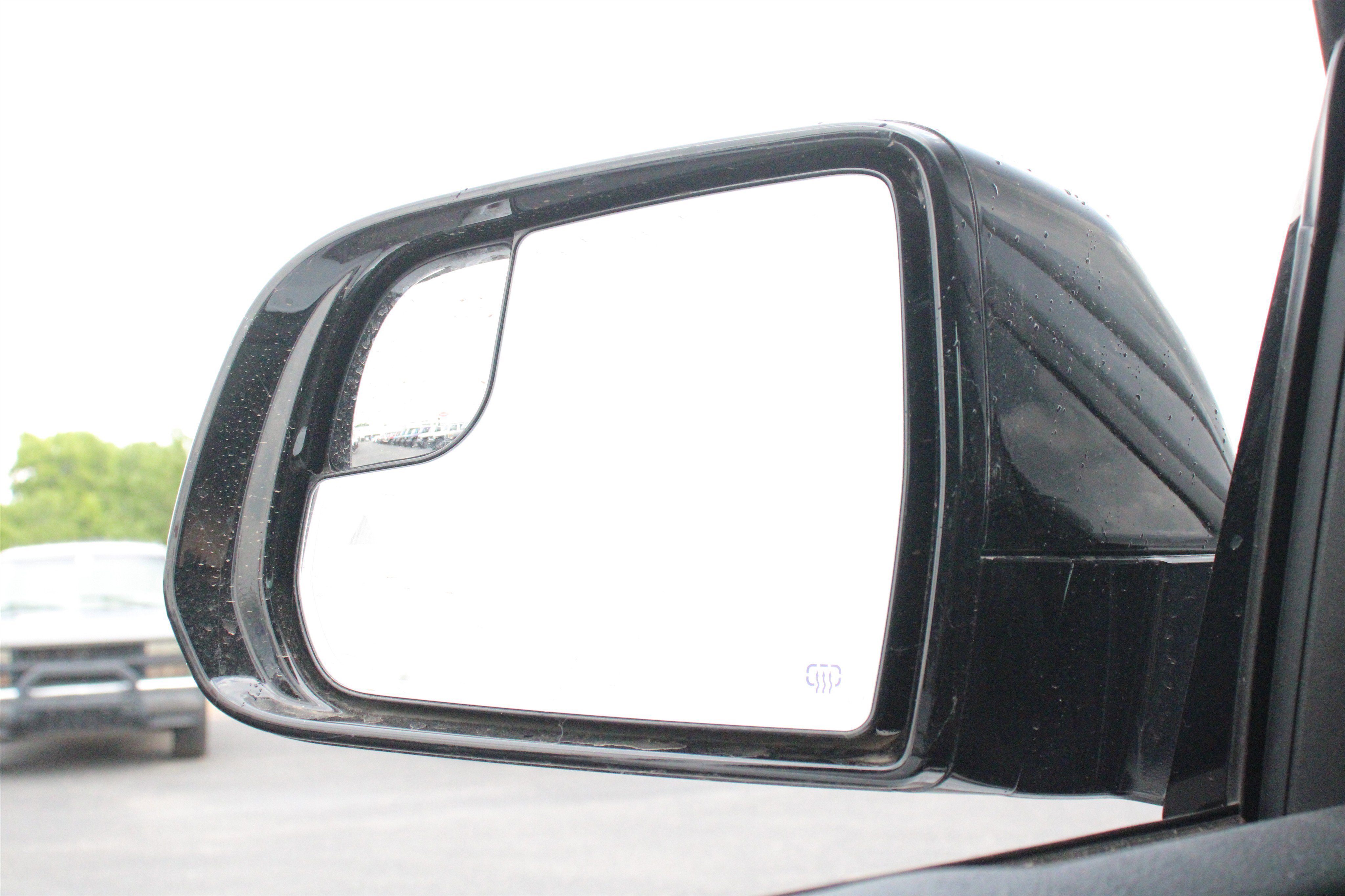 New 2026 Bright White Clear-Coat Exterior Paint Jeep Limited Reserve image 12