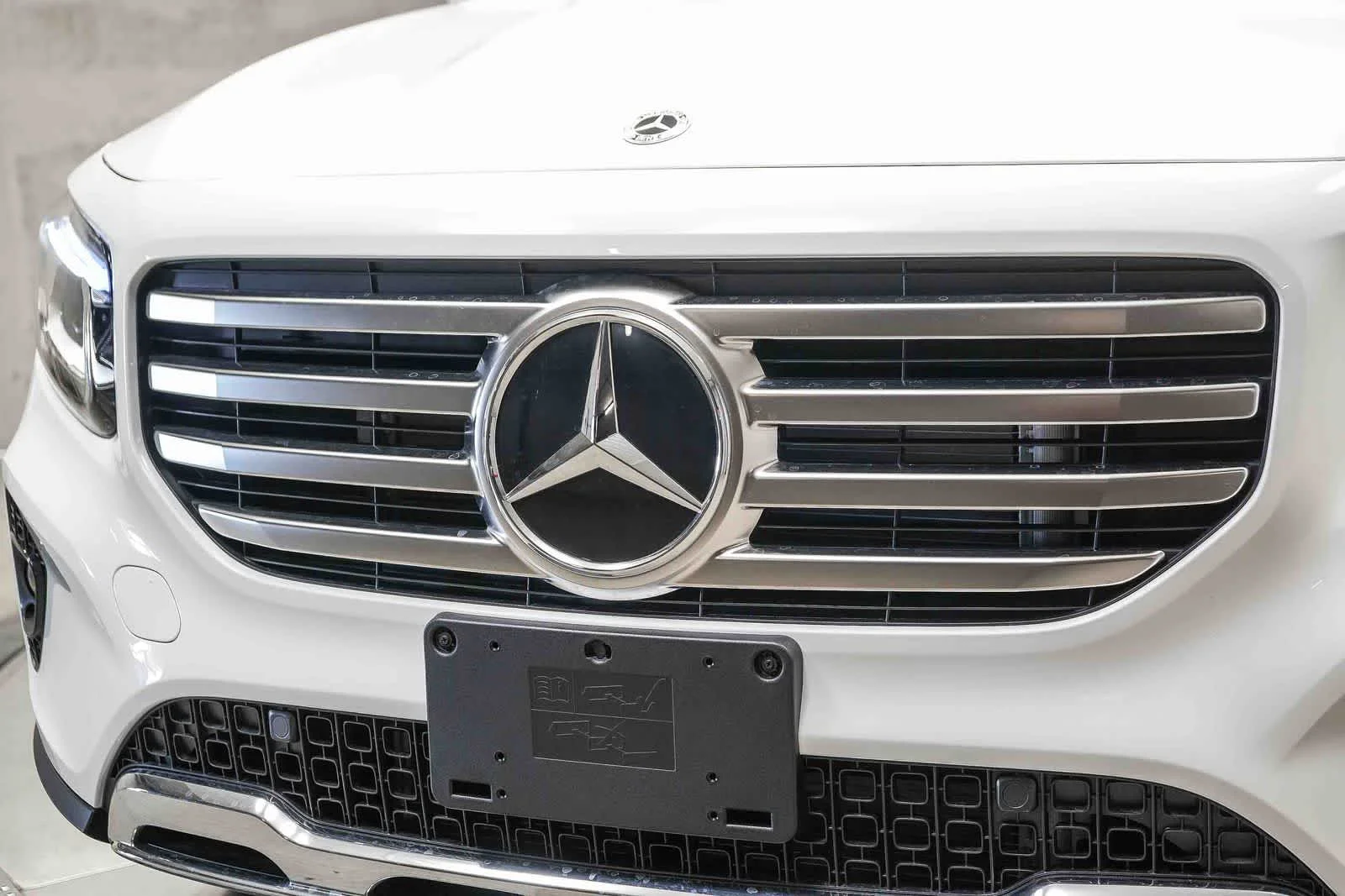 New 2026 Polar White Mercedes-Benz GLB 250 image 47