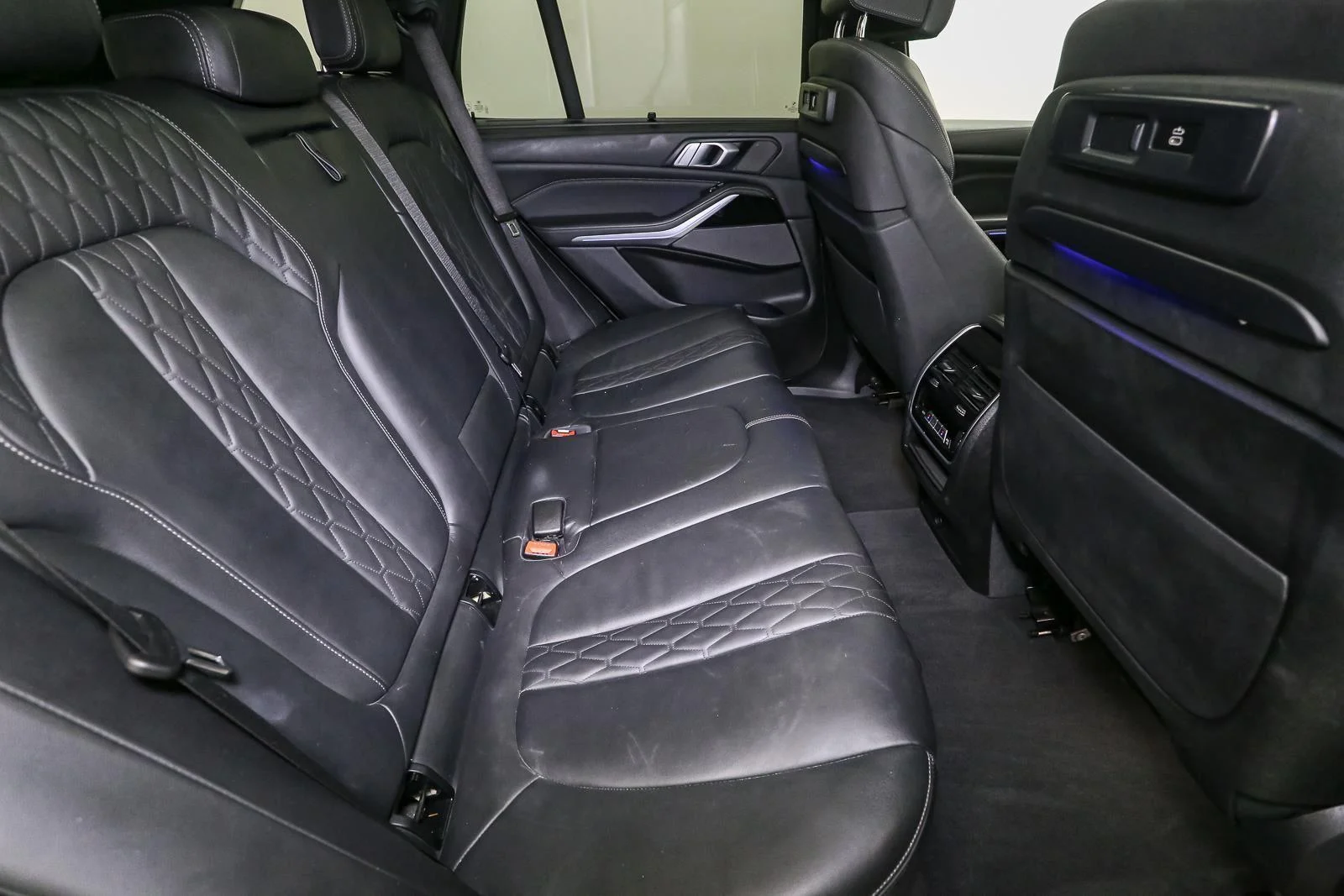 Used 2019 Black Sapphire Metallic BMW xDrive50i image 23